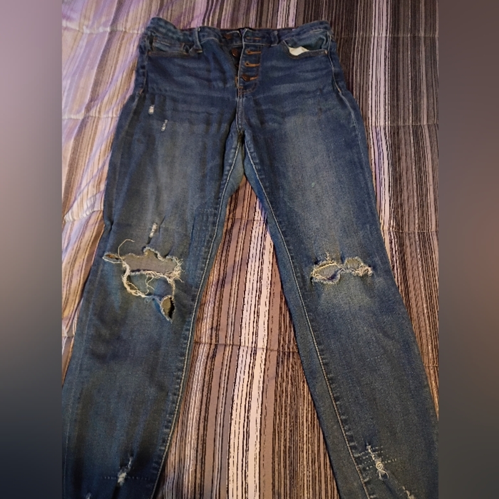Trendy Distressed Boyfriend Jeans in Blue